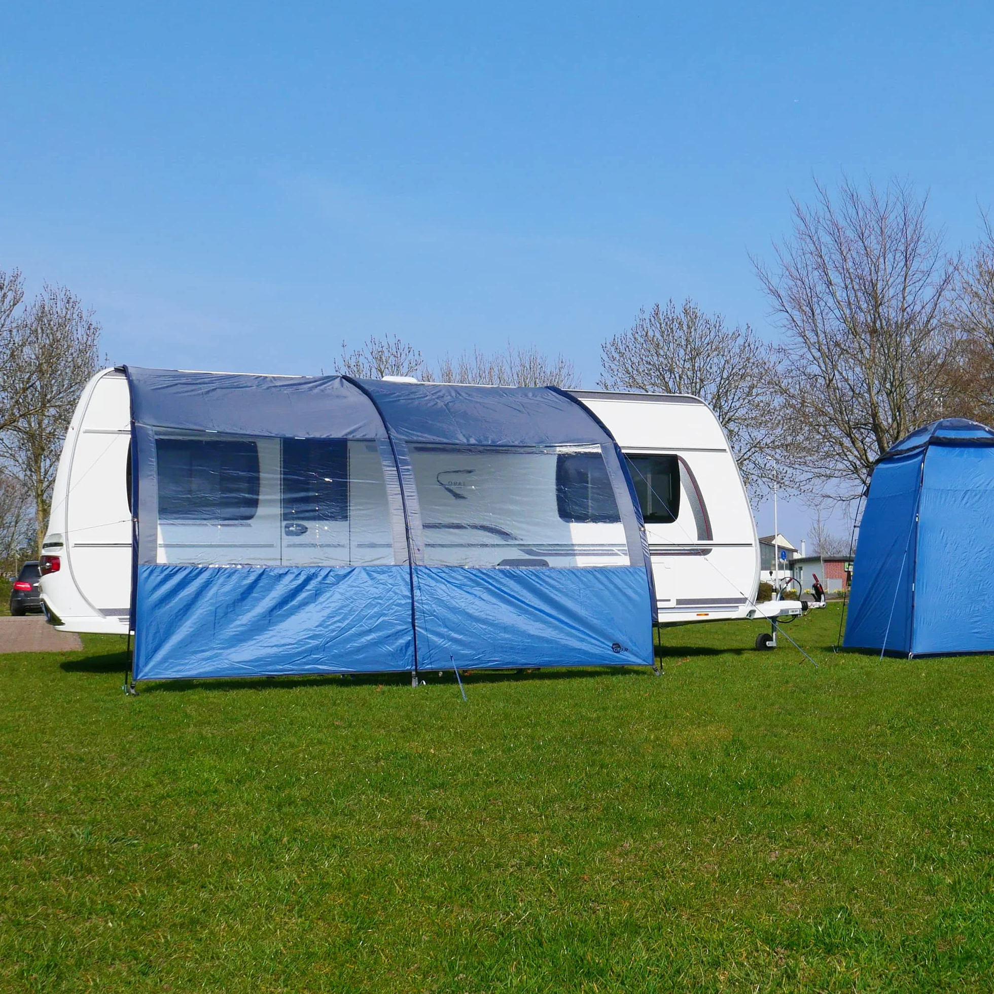 your GEAR Riviera – zadaszenie do przyczep kempingowych i kamperów w 4 rozmiarach, 2,5 m, 3 m, szerokość 3,5 m i głębokość 260 cm, dach przeciwsłoneczny z ochroną UV 50+, panoramiczne okna, słup wody