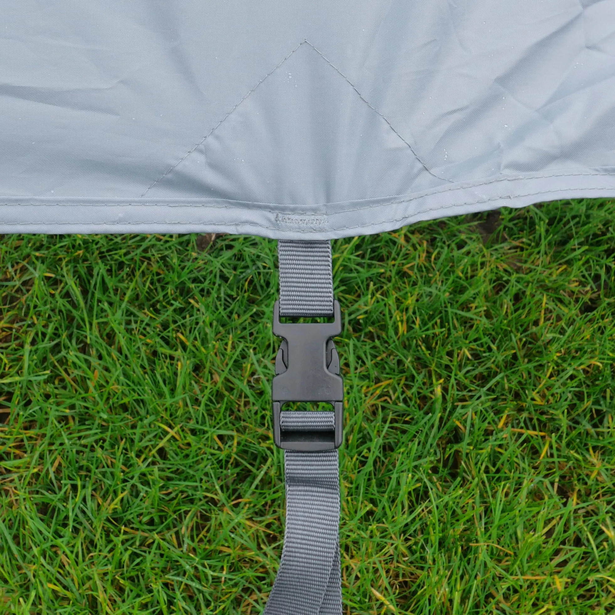 your GEAR Panorama Wall 2,4 x 2 m – ściana przednia do markizy chroni przed słońcem, wiatrem i deszczem