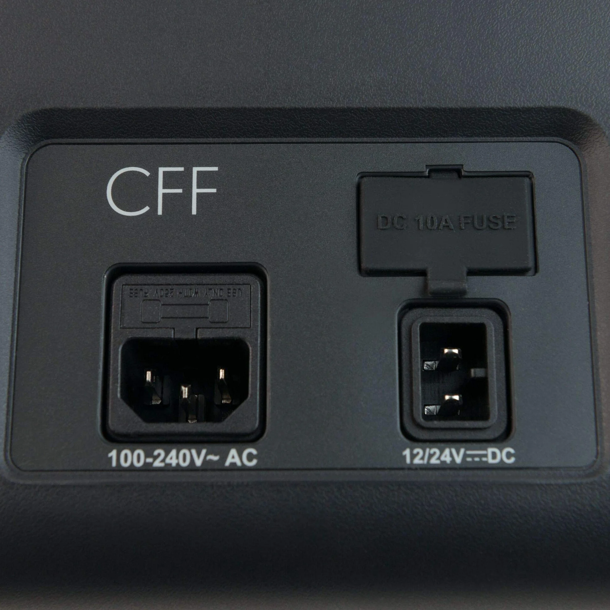 DOMETIC CoolFreeze CFF 45 przenośna elektryczna lodówka kompresorowa, 38 litrów, 12/24 V i 230 V do samochodów, ciężarówek, łodzi, kamperów i gniazdka,