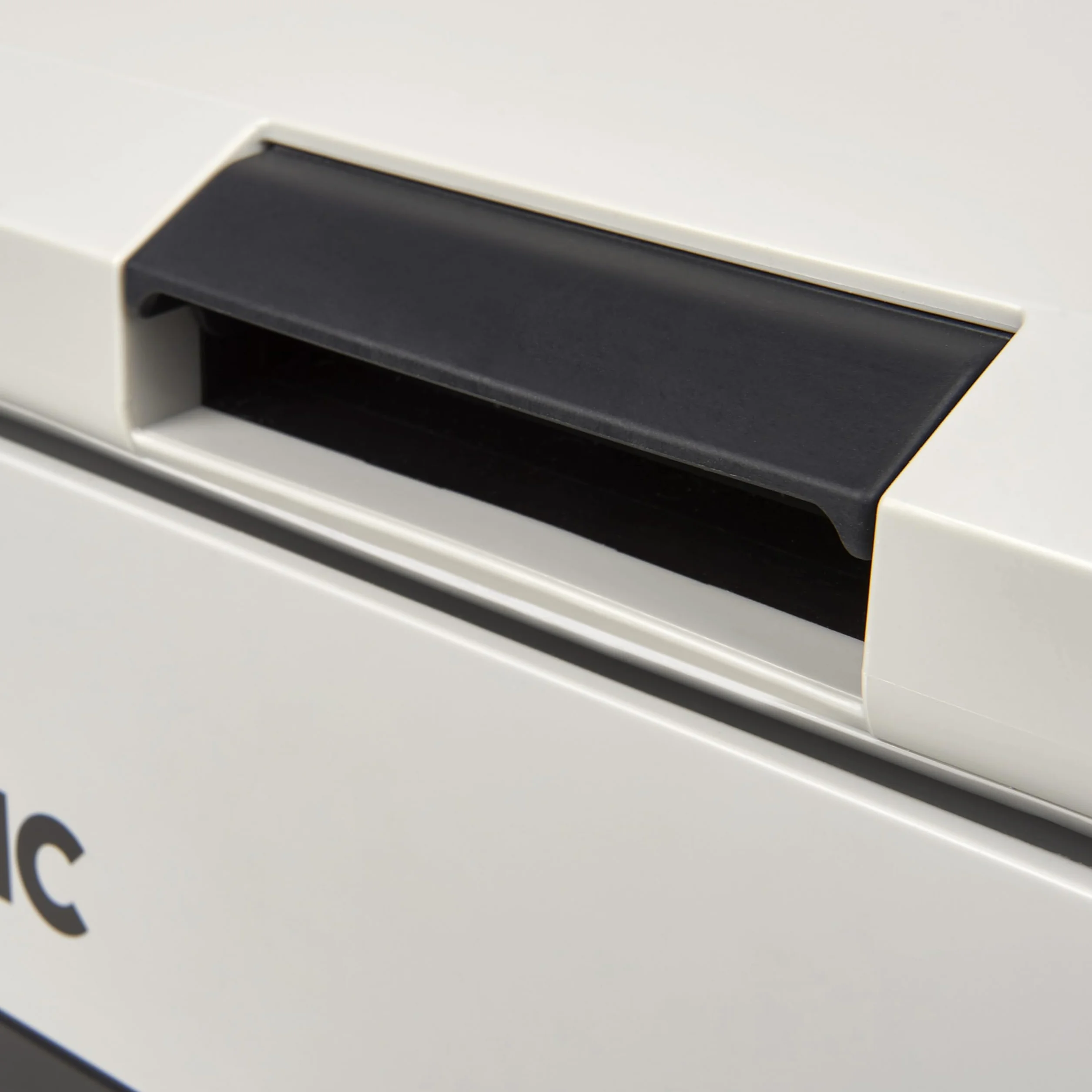 DOMETIC CoolFreeze CFF 45 przenośna elektryczna lodówka kompresorowa, 38 litrów, 12/24 V i 230 V do samochodów, ciężarówek, łodzi, kamperów i gniazdka,